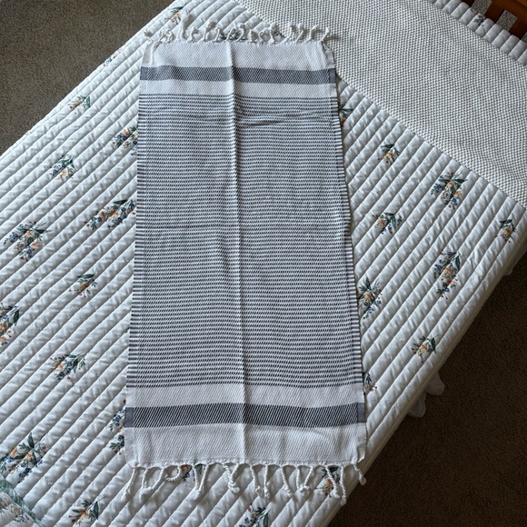 Set of 4 Ruvy Turkish Cotton Hand Towels | Modern Stripe | Quick-Dry, Fringe - Picture 5 of 7